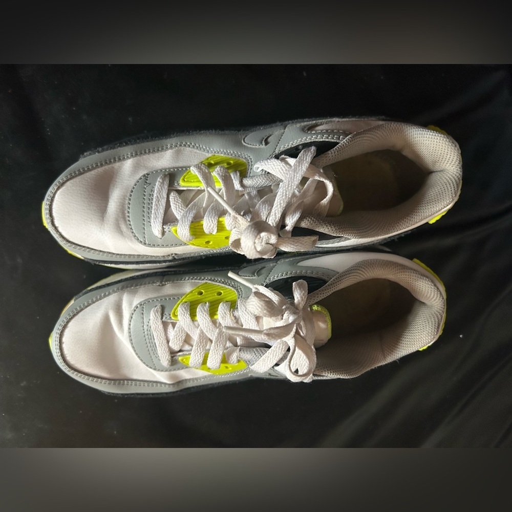 Women’s Trendy Gray and Neon Yellow Sneakers size 7